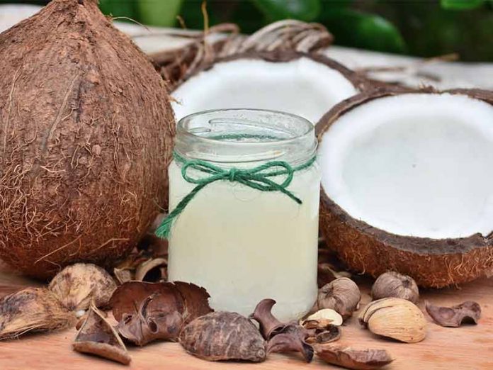 huile de coco pour nourrir les cheveux