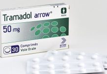 Boite de medicament Tramadol des laboratoires Arrow - Photo by Gouhoury/ANDBZ/ABACAPRESS.COM - medicaments; sante; boite de medicament; medical; medicinal; prescription; plan serre; packshot; Tramadol; laboratoires Arrow; Medecine; Medicament; Medicaments; Sante; Soins; Europe; Europe de l'Ouest; Western Europe; France EU European Union Europe UE Union Europeenne Medicaments Medicament Medicaments Medicament Sante France Frankreich | BRAND20180914_362 France