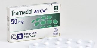 Boite de medicament Tramadol des laboratoires Arrow - Photo by Gouhoury/ANDBZ/ABACAPRESS.COM - medicaments; sante; boite de medicament; medical; medicinal; prescription; plan serre; packshot; Tramadol; laboratoires Arrow; Medecine; Medicament; Medicaments; Sante; Soins; Europe; Europe de l'Ouest; Western Europe; France EU European Union Europe UE Union Europeenne Medicaments Medicament Medicaments Medicament Sante France Frankreich | BRAND20180914_362 France